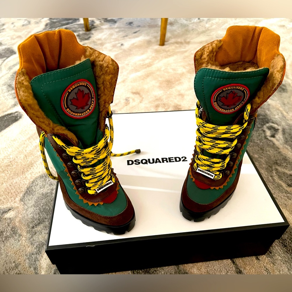 Dsquared2 winter boots super cozy and comfortable never worn.